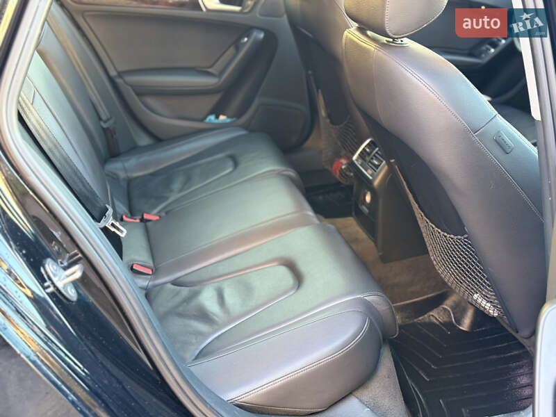 Седан Audi A4 2014 в Киеве