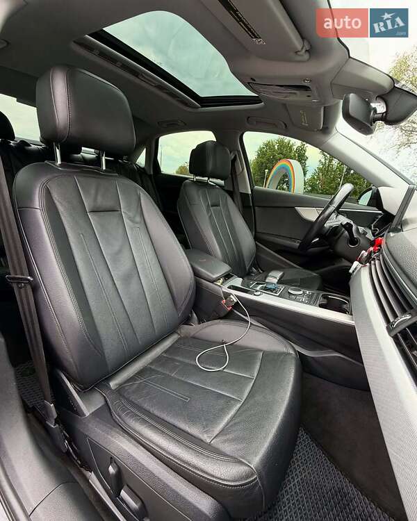Седан Audi A4 2015 в Львове