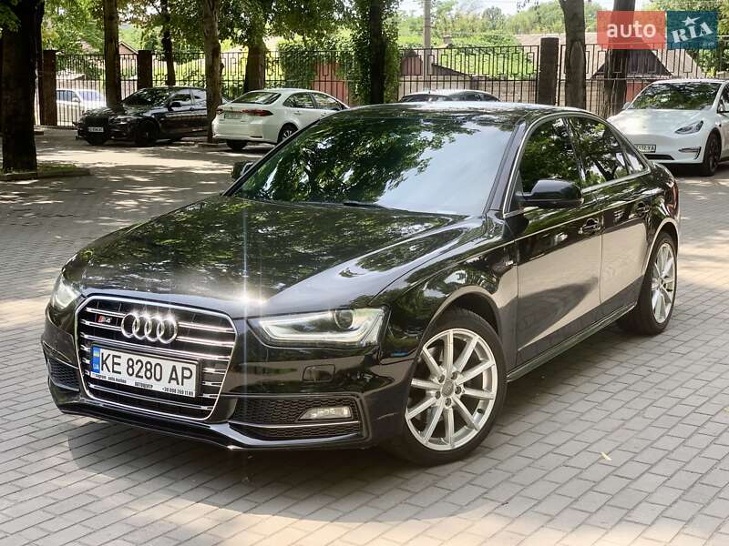 Audi A4 2014