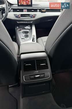 Седан Audi A4 2016 в Мукачево