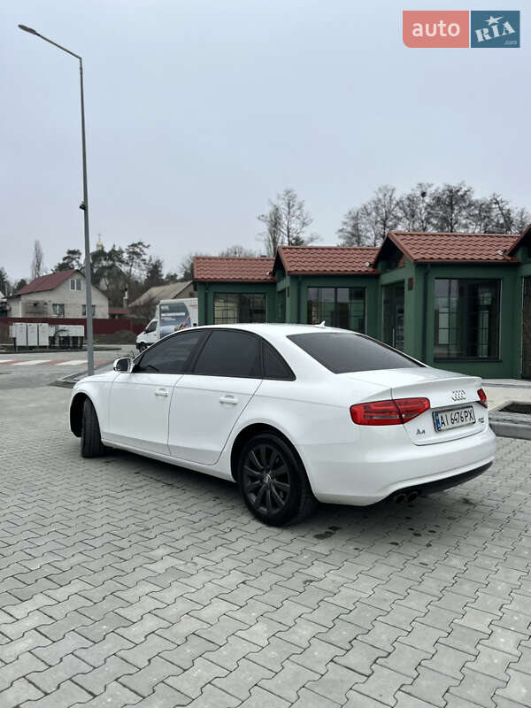 Седан Audi A4 2012 в Ирпене