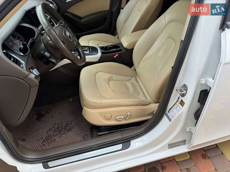 Седан Audi A4 2012 в Ирпене