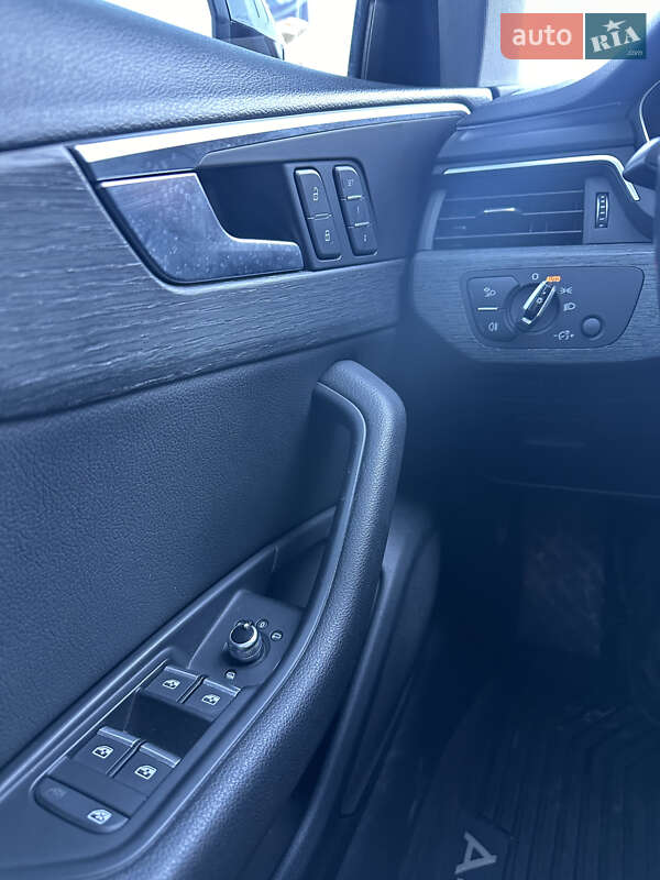 Седан Audi A4 2016 в Ивано-Франковске