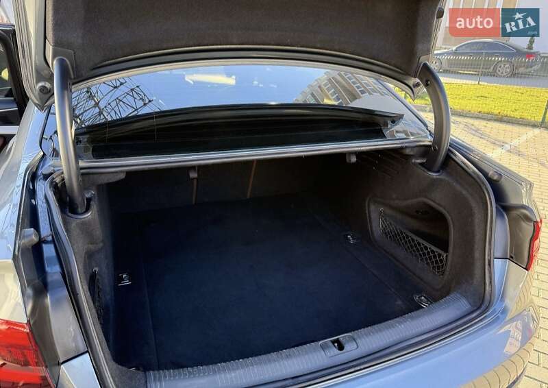 Седан Audi A4 2016 в Тернополе