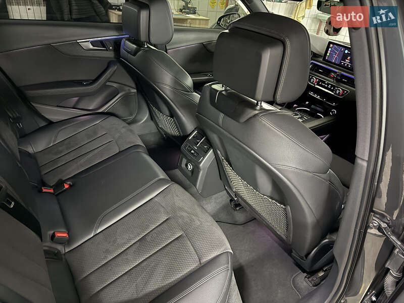 Седан Audi A4 2017 в Львове
