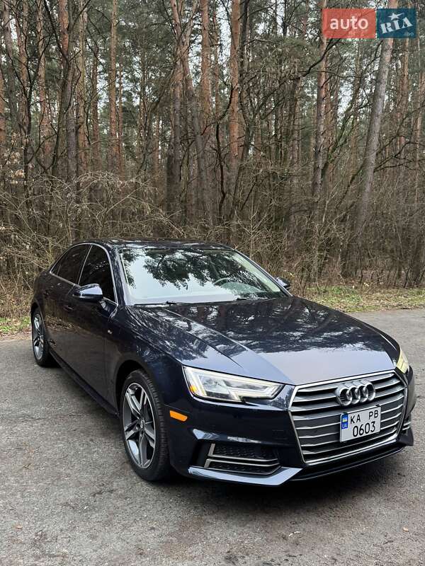 Седан Audi A4 2018 в Киеве