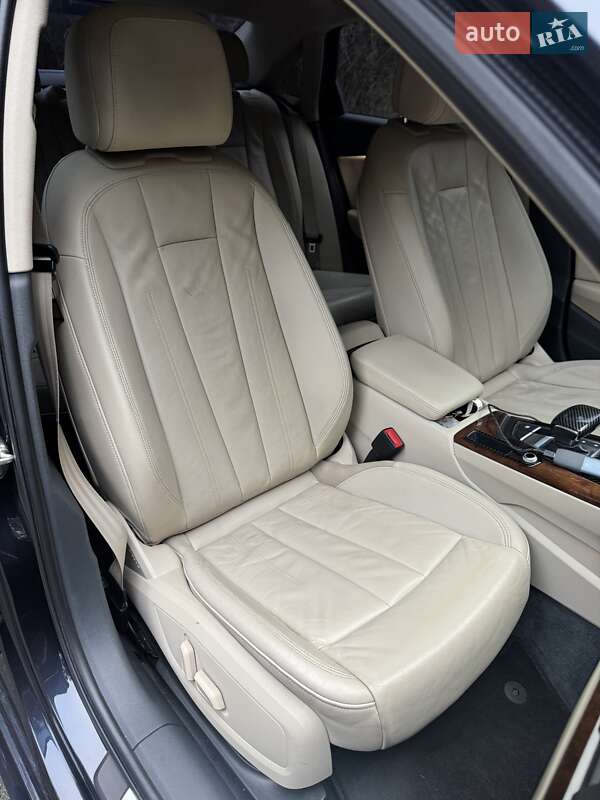 Седан Audi A4 2018 в Киеве