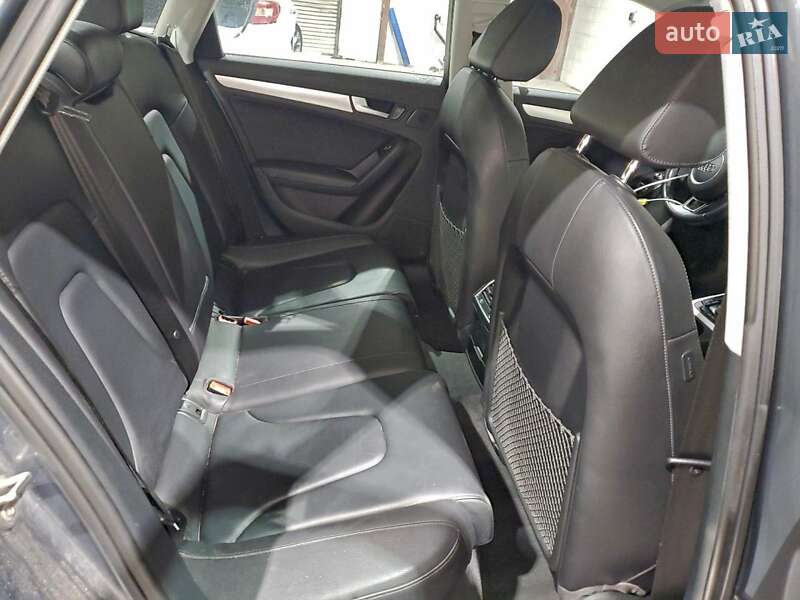 Седан Audi A4 2016 в Ивано-Франковске