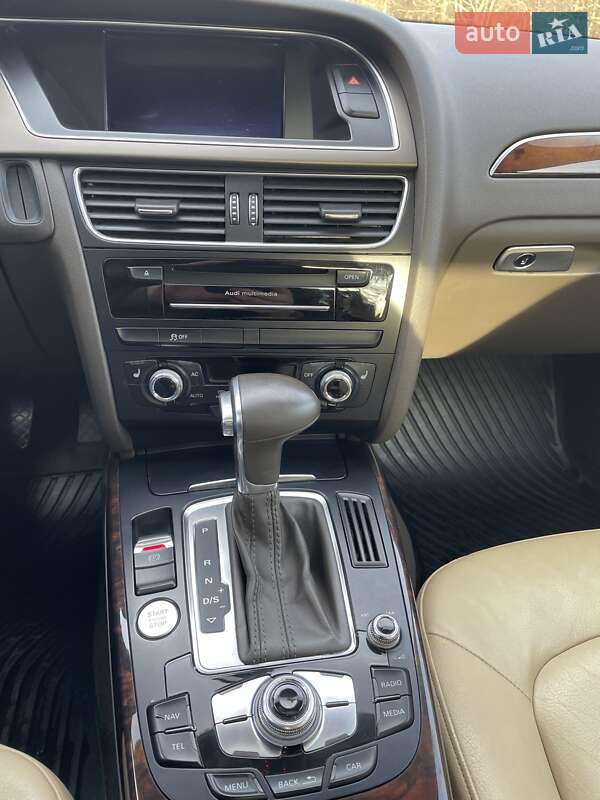Седан Audi A4 2014 в Львове
