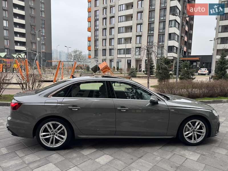 Седан Audi A4 2022 в Киеве