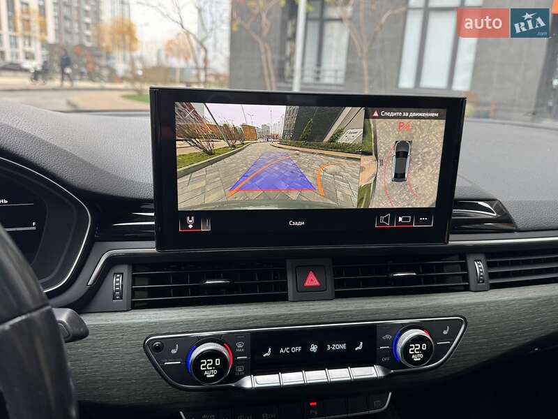 Седан Audi A4 2022 в Киеве