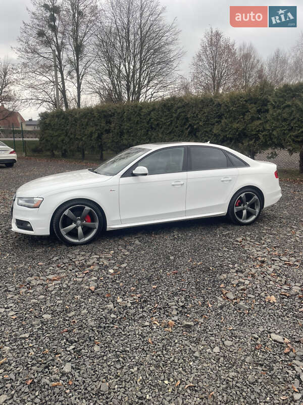 Седан Audi A4 2014 в Луцке