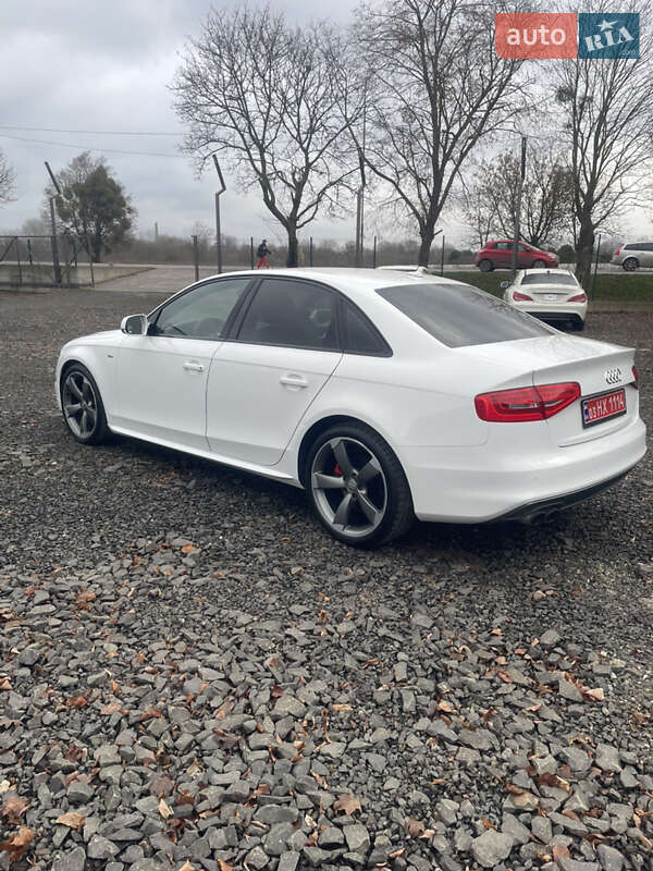 Седан Audi A4 2014 в Луцке