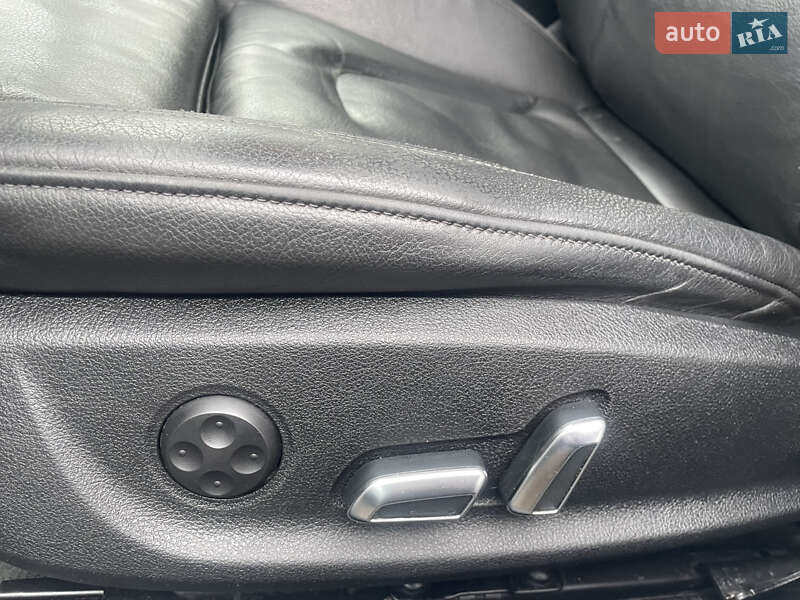 Седан Audi A4 2014 в Луцке