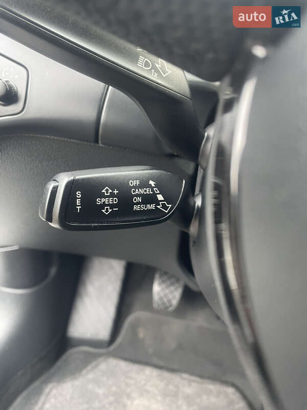 Седан Audi A4 2014 в Луцке