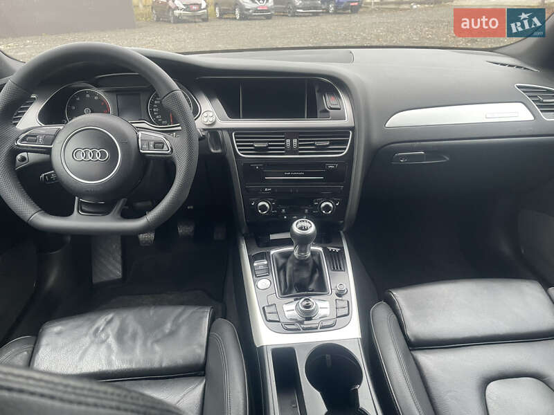 Седан Audi A4 2014 в Луцке