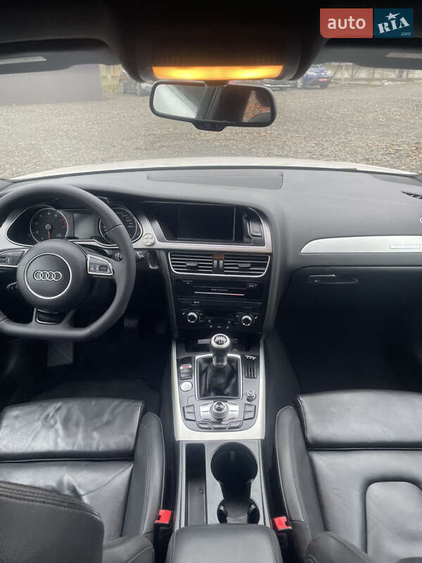 Седан Audi A4 2014 в Луцке