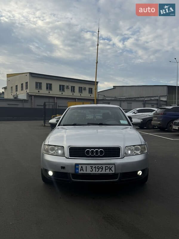 Седан Audi A4 2000 в Обухове