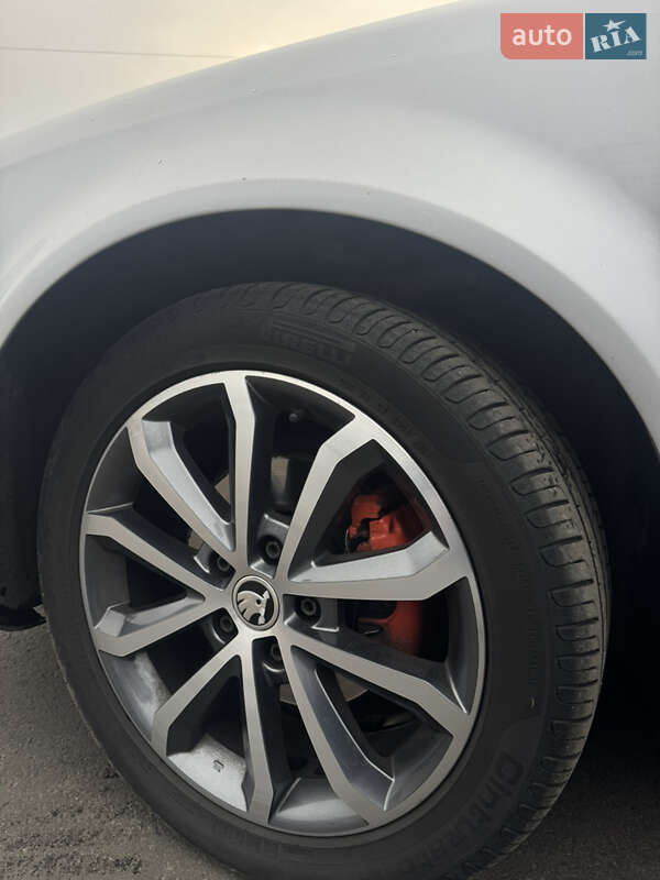 Седан Audi A4 2000 в Обухове