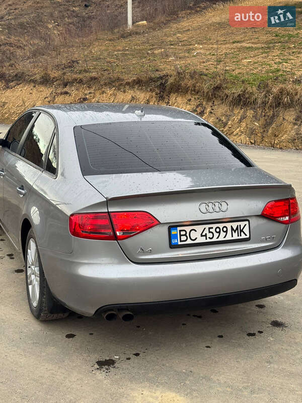 Седан Audi A4 2009 в Сходнице