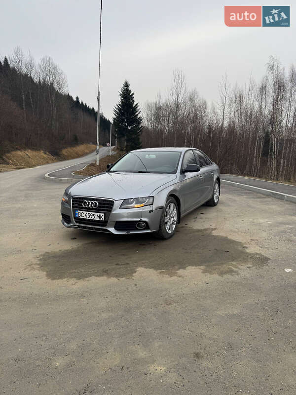 Седан Audi A4 2009 в Сходнице