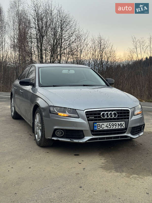 Седан Audi A4 2009 в Сходнице