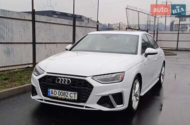 Седан Audi A4 2022 в Ужгороді