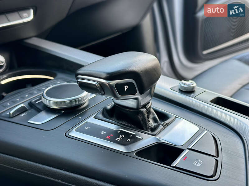 Седан Audi A4 2018 в Киеве