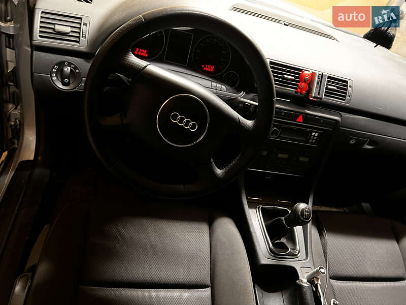 Audi A4 2004 Audi A4 2004