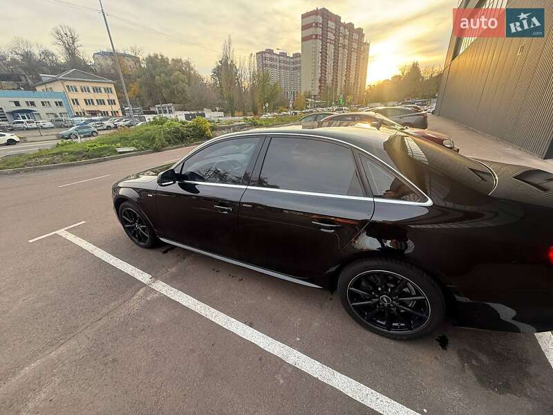 Седан Audi A4 2015 в Киеве