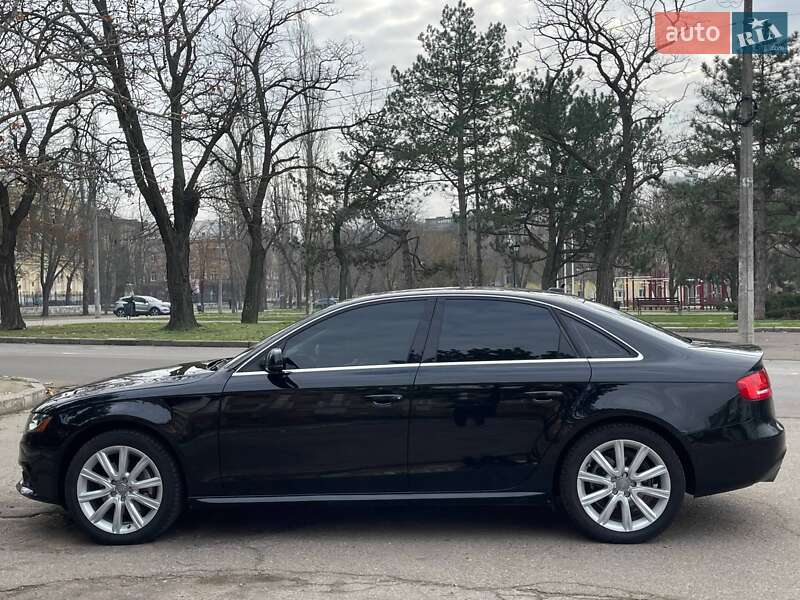 Седан Audi A4 2011 в Николаеве