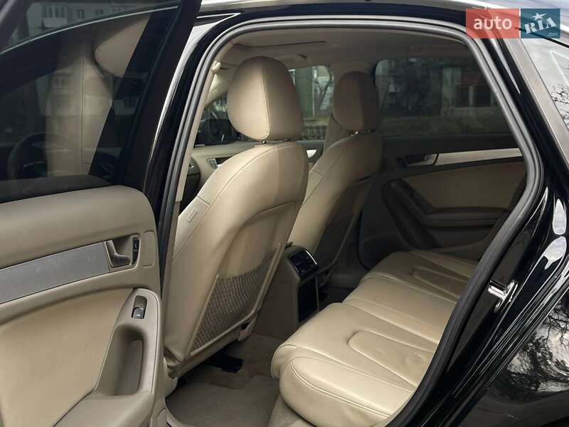 Седан Audi A4 2011 в Николаеве