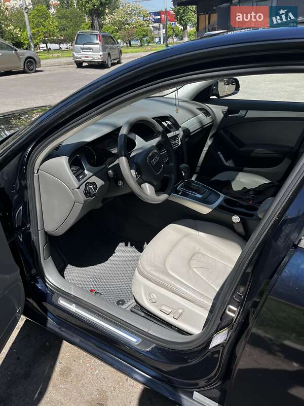 Седан Audi A4 2010 в Одессе