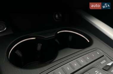 Седан Audi A4 2016 в Ужгороді