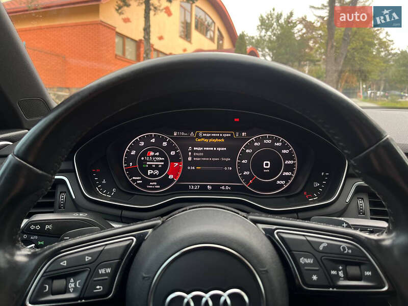 Седан Audi A4 2016 в Ужгороді