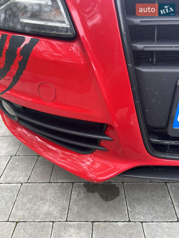 Седан Audi A4 2011 в Новояворовске