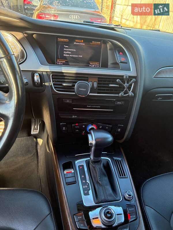Седан Audi A4 2013 в Львове