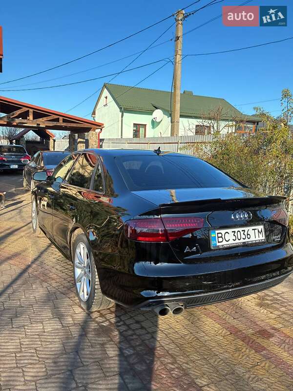 Седан Audi A4 2013 в Львове