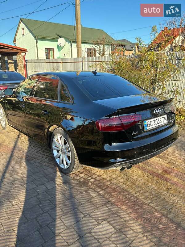 Седан Audi A4 2013 в Львове
