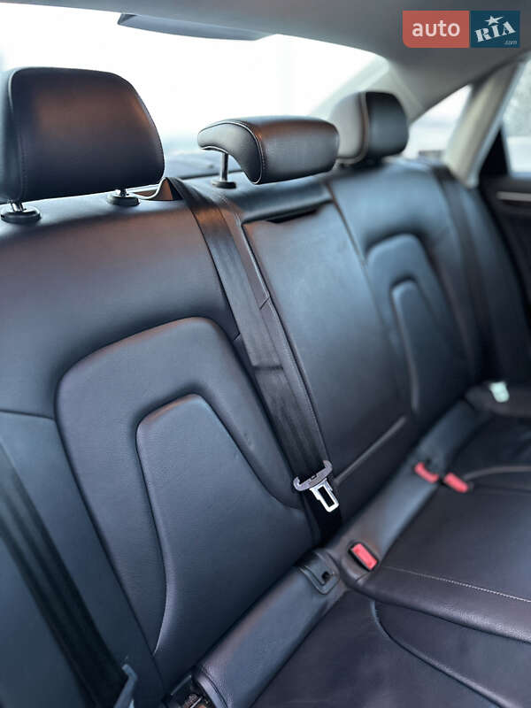 Седан Audi A4 2013 в Люботині