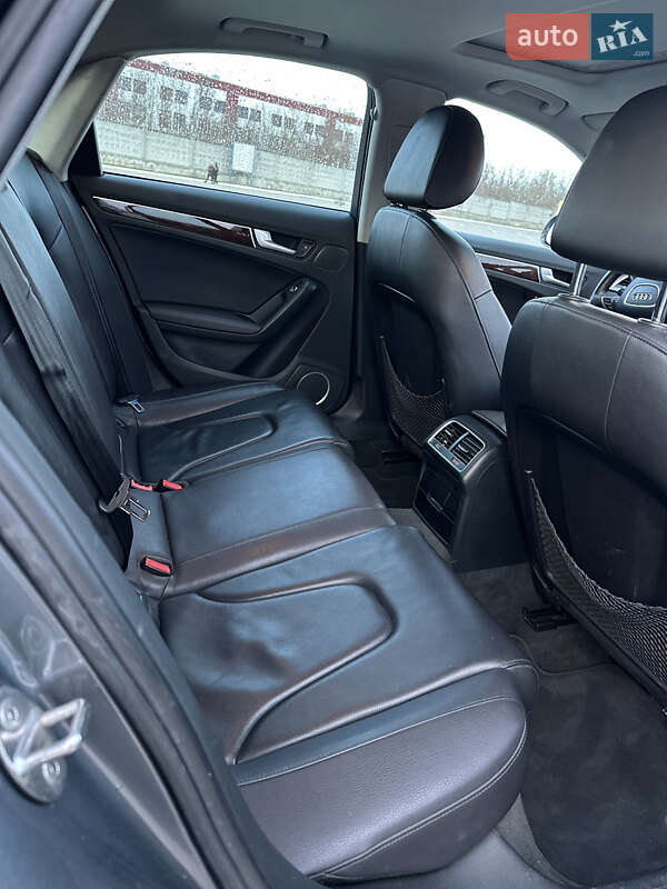 Седан Audi A4 2013 в Люботині