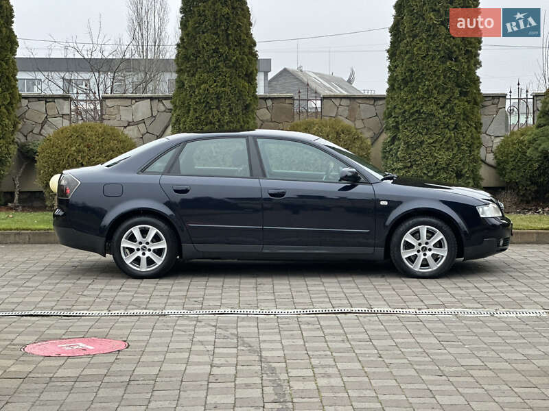 Седан Audi A4 2003 в Сарнах