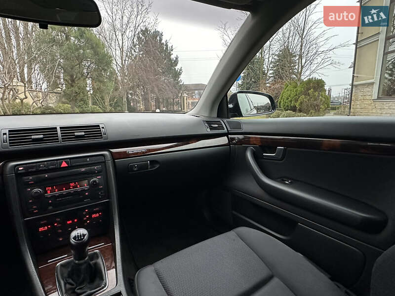 Седан Audi A4 2003 в Сарнах