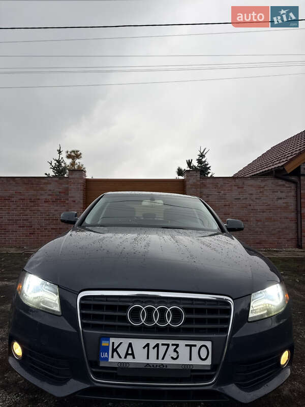 Седан Audi A4 2010 в Запорожье