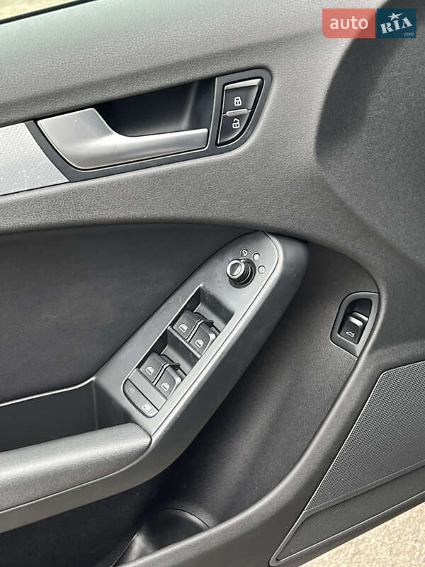 Седан Audi A4 2011 в Одессе