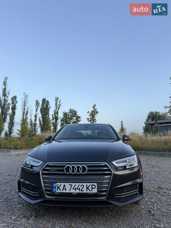Седан Audi A4 2017 в Киеве