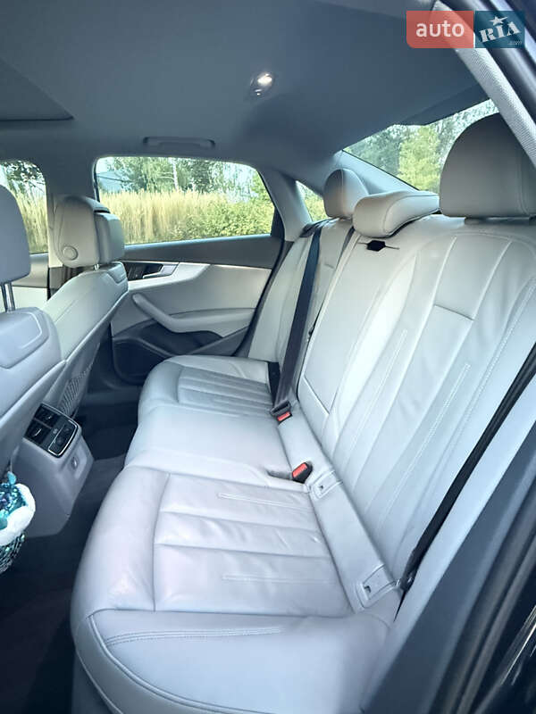 Седан Audi A4 2017 в Киеве