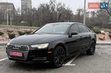 Седан Audi A4 2017 в Днепре