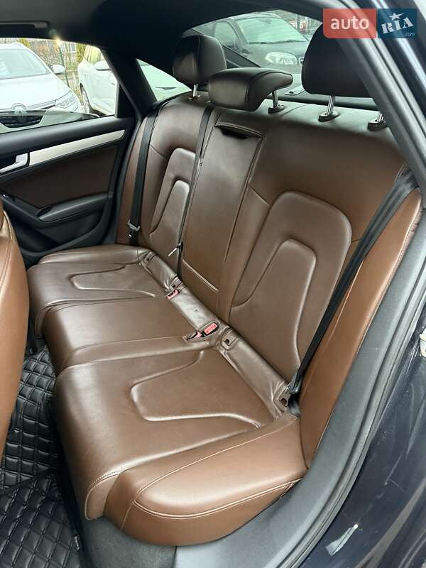 Седан Audi A4 2012 в Сумах