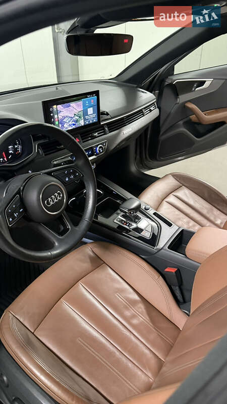 Седан Audi A4 2022 в Львове